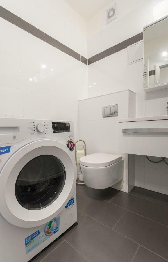 Apartment Spacious With Balcony Wien