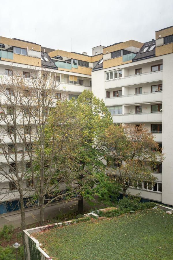 Apartment Spacious With Balcony Wien