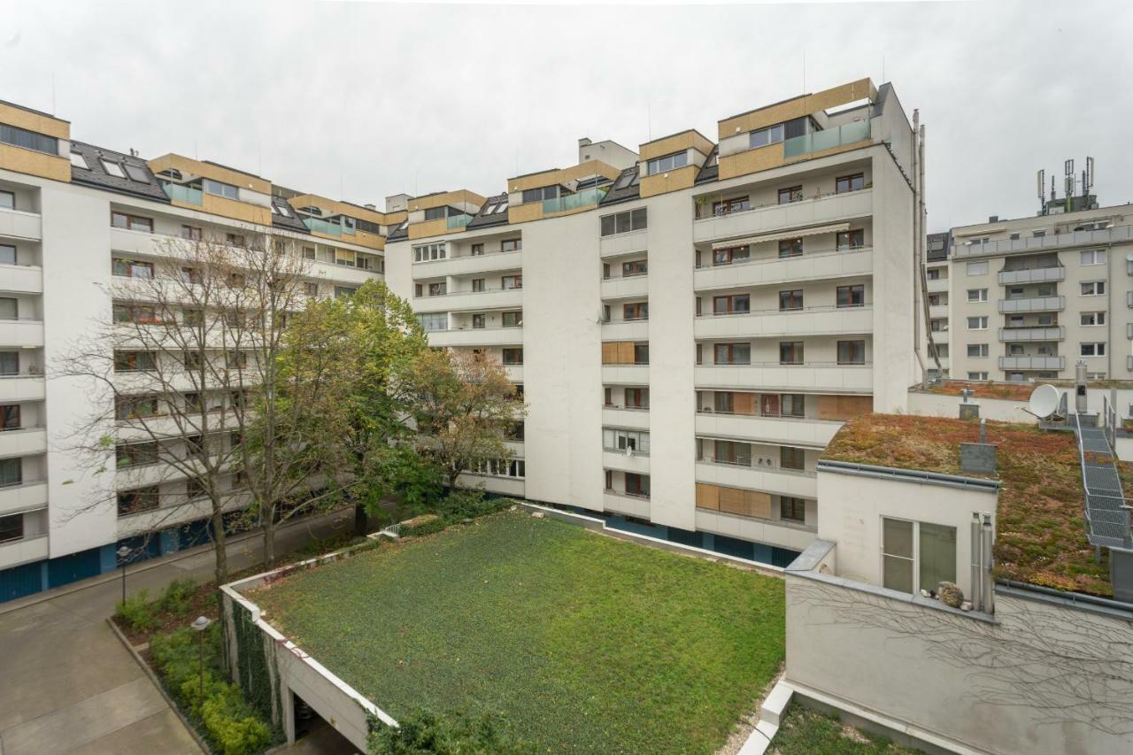 Apartment Spacious With Balcony *